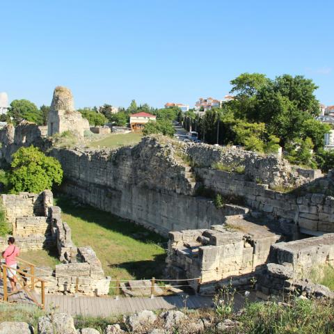 Херсонес раскопанный: куда везут и как хранят найденные артефакты