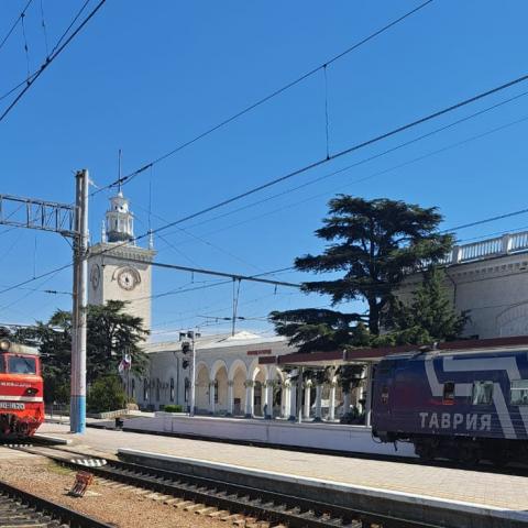 В Крым прибыл первый контейнерный поезд