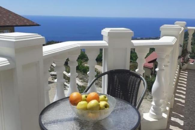 Крым Ялта  Голубой Залив Студия 6 